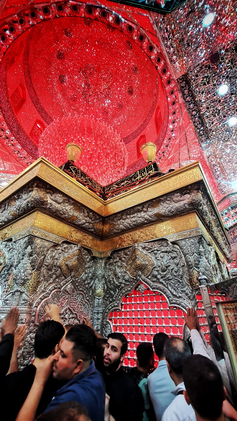 کنج-ضریح-امام-حسین-(ع)