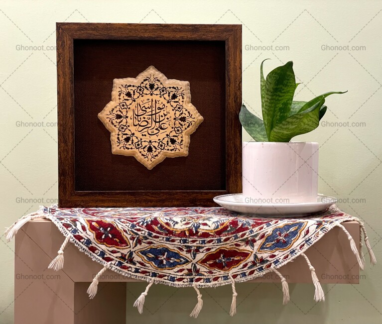 عکس-باکیفیت-طاقچه-و-قاب-متبرک-به-نام-سلطان-ابالحسن-علی-بن-موسی-الرضا-ع